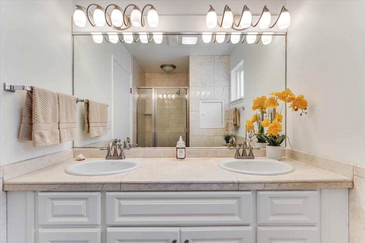 Detail Gallery Image 16 of 51 For 617 Beach Dr, Aptos,  CA 95003 - 4 Beds | 2/1 Baths