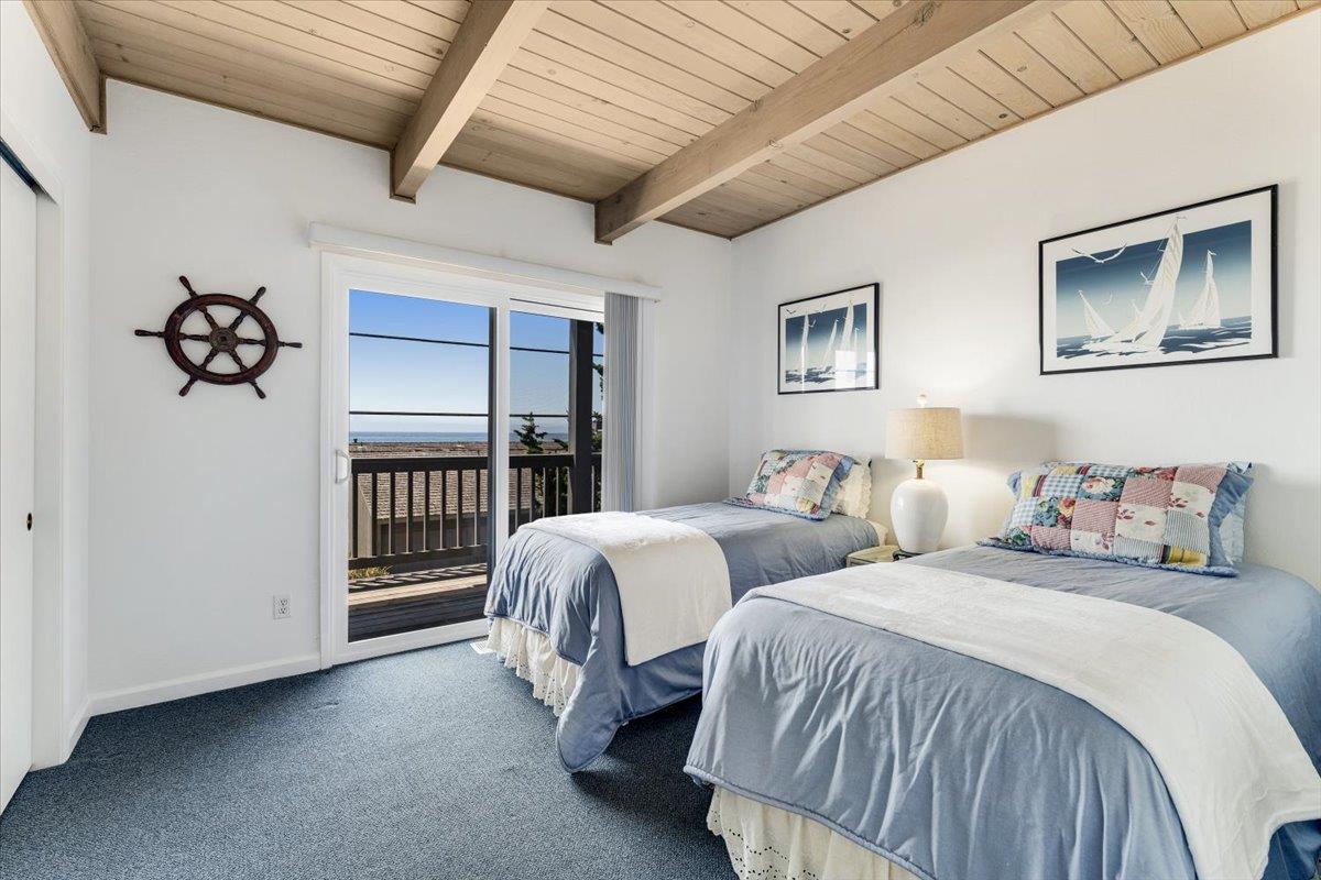 Detail Gallery Image 6 of 51 For 617 Beach Dr, Aptos,  CA 95003 - 4 Beds | 2/1 Baths
