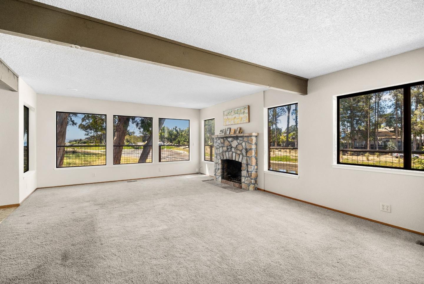 Detail Gallery Image 10 of 13 For 125 Moran Way, Santa Cruz,  CA 95062 - 3 Beds | 2 Baths