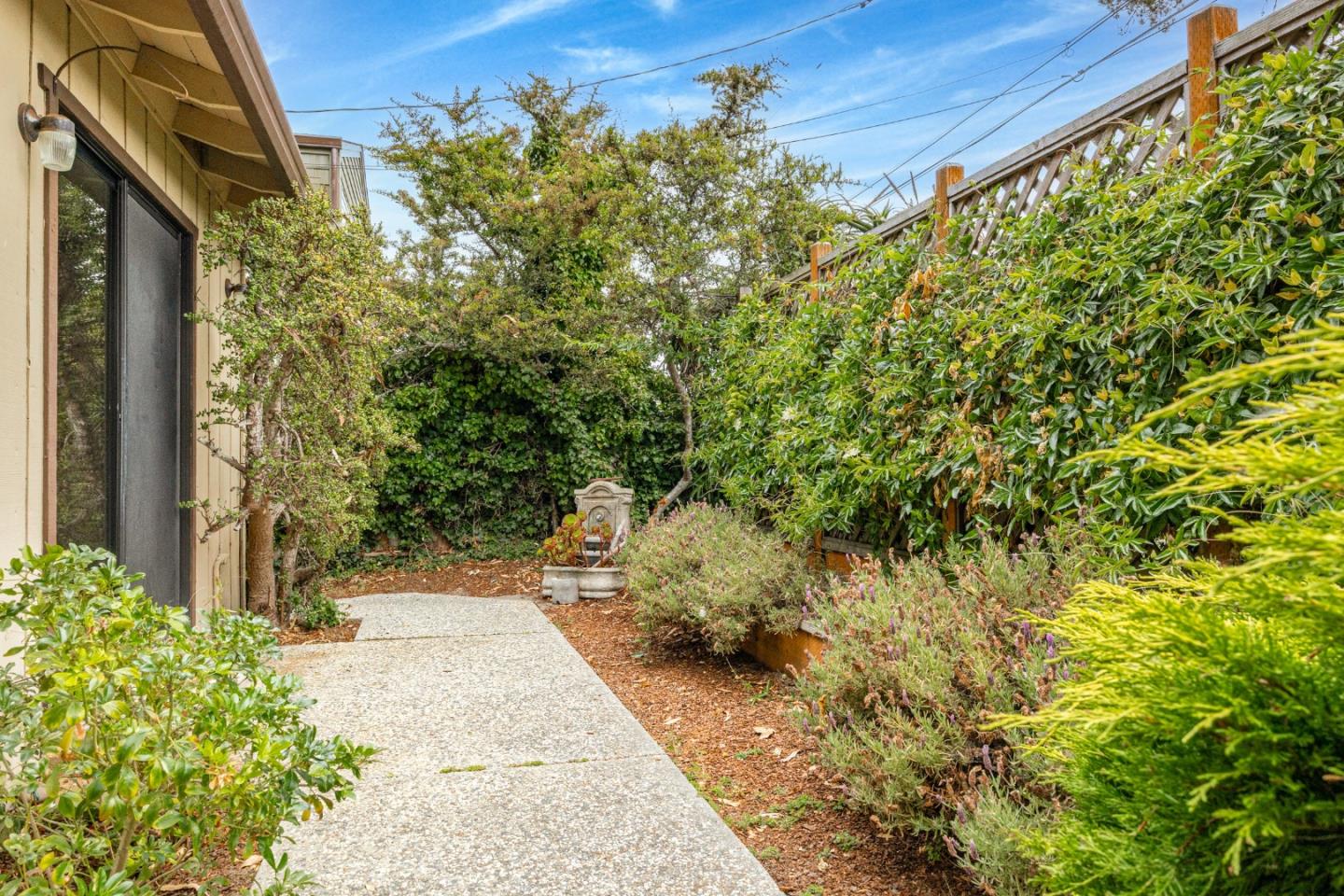 Detail Gallery Image 13 of 13 For 125 Moran Way, Santa Cruz,  CA 95062 - 3 Beds | 2 Baths