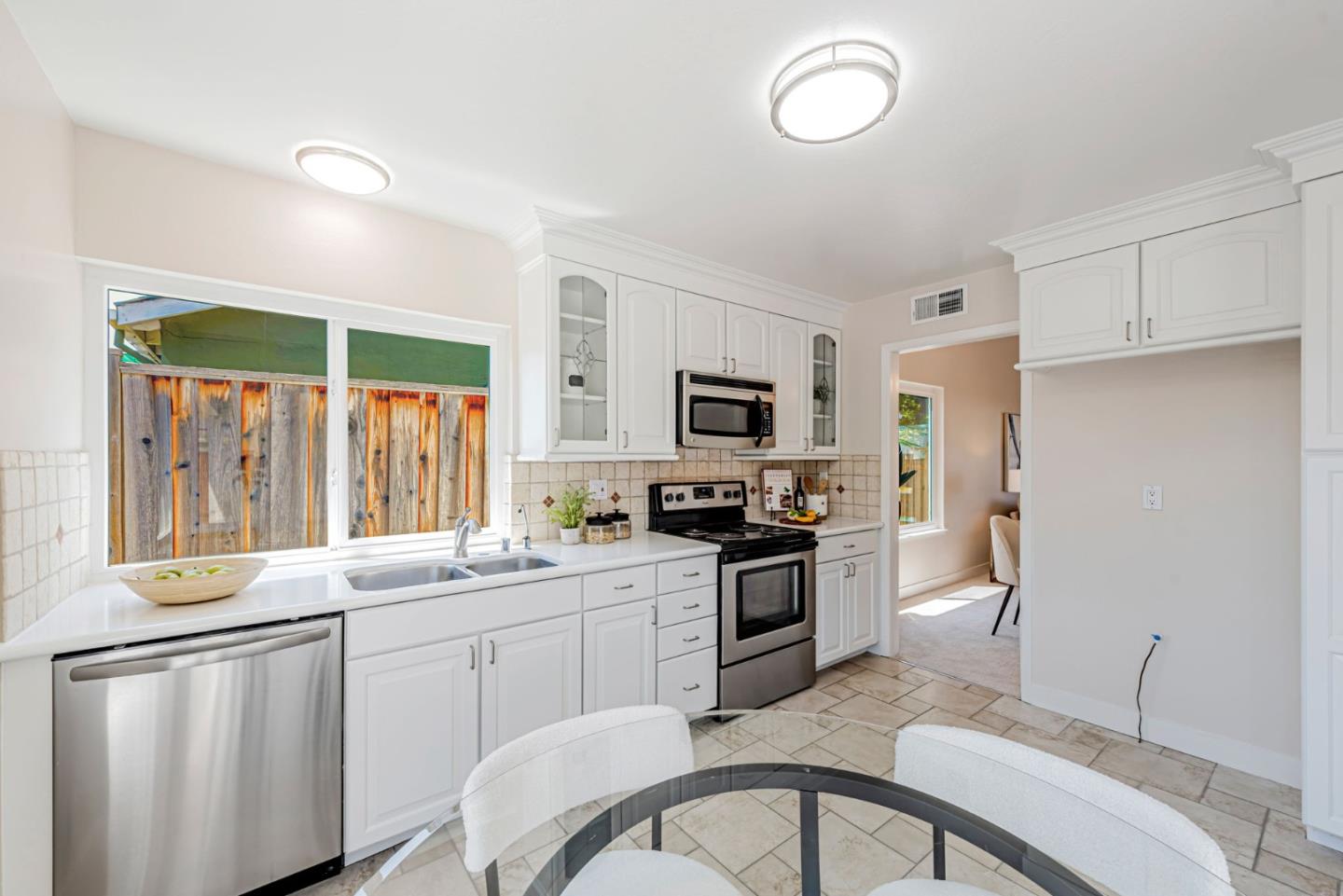 Detail Gallery Image 10 of 36 For 576 Albion Dr, San Jose,  CA 95136 - 4 Beds | 2 Baths