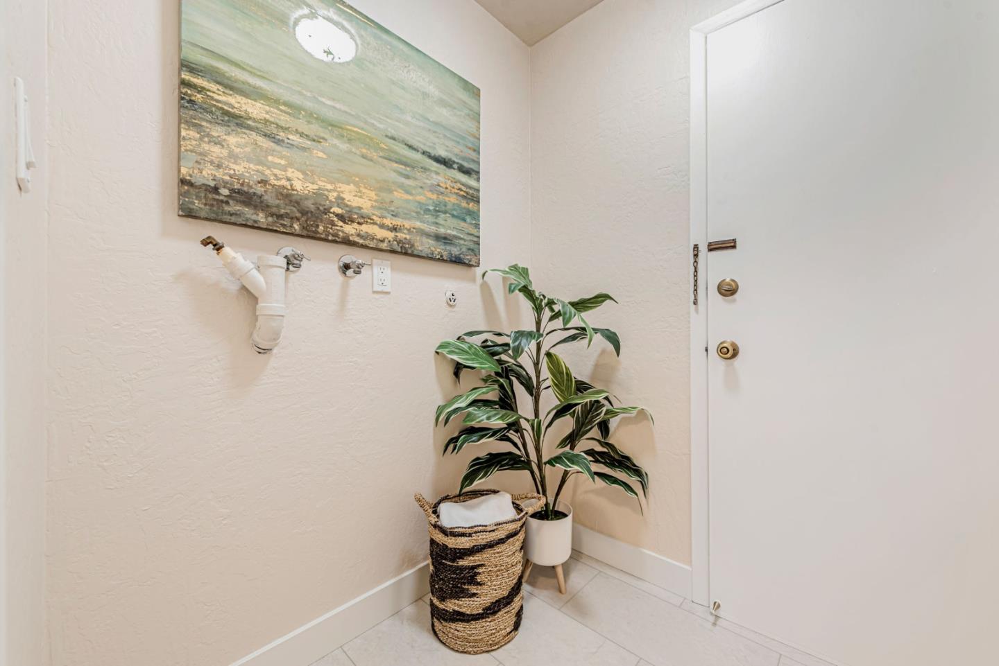 Detail Gallery Image 29 of 36 For 576 Albion Dr, San Jose,  CA 95136 - 4 Beds | 2 Baths