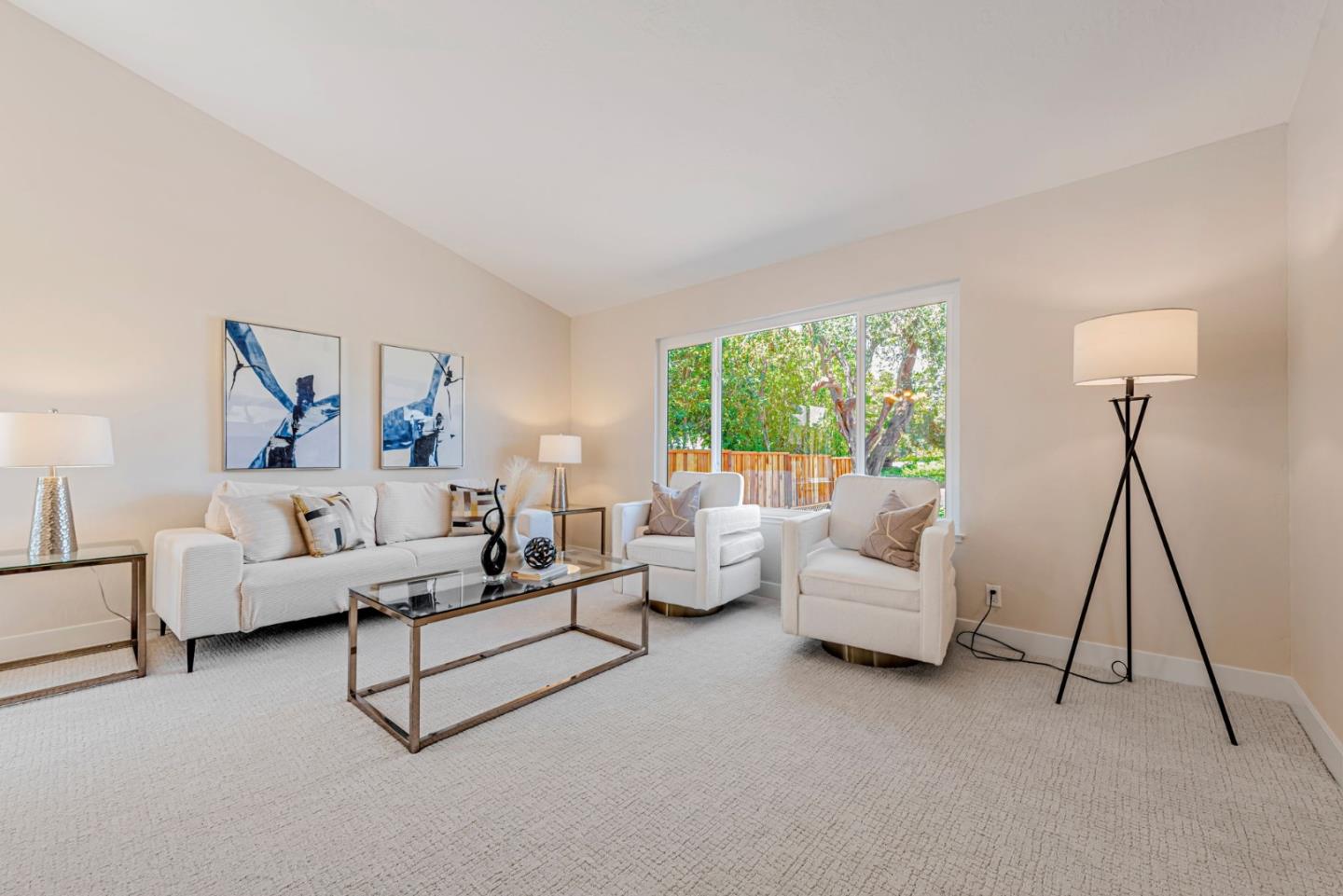 Detail Gallery Image 5 of 36 For 576 Albion Dr, San Jose,  CA 95136 - 4 Beds | 2 Baths