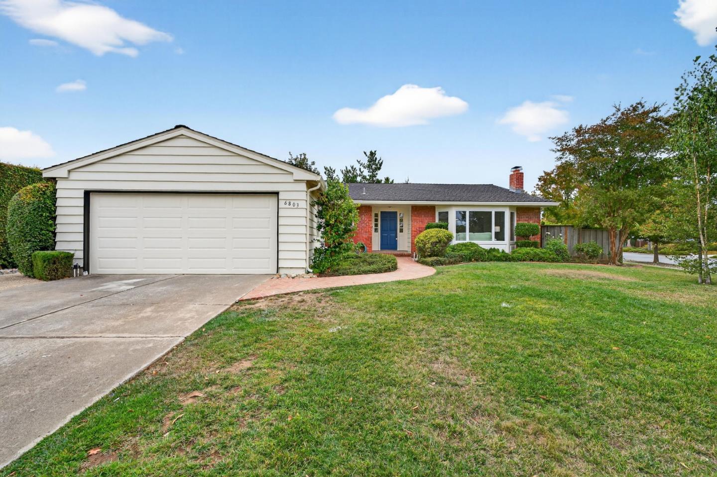 Detail Gallery Image 2 of 41 For 6803 Lenwood Way, San Jose,  CA 95120 - 3 Beds | 2 Baths