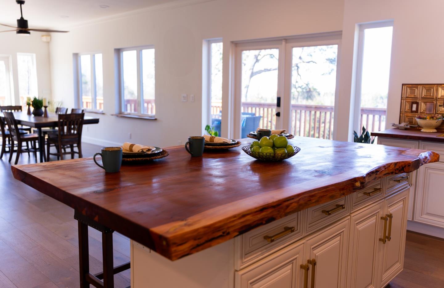 Detail Gallery Image 10 of 29 For 10701 Empire Grade, Santa Cruz,  CA 95060 - 3 Beds | 2 Baths