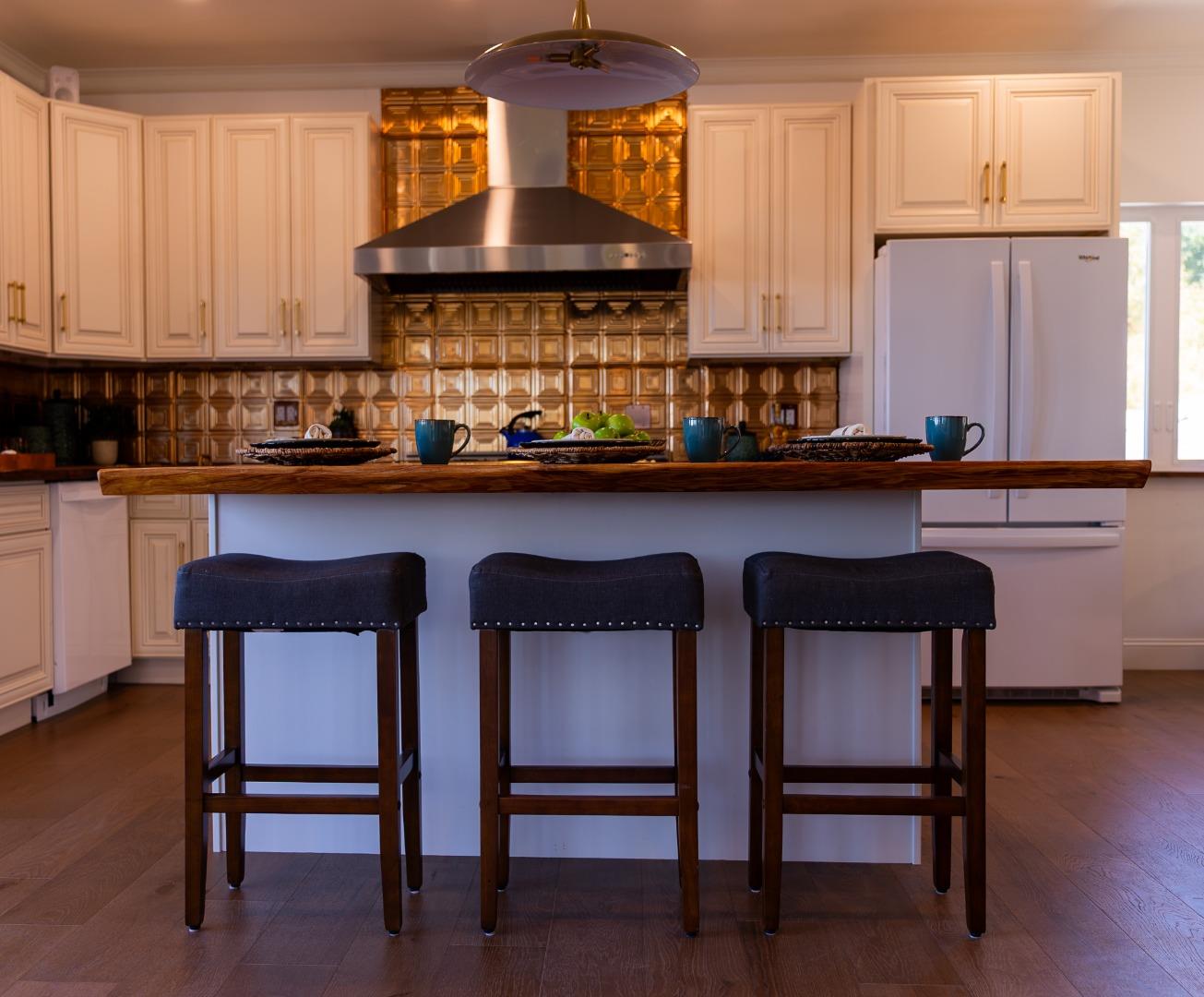 Detail Gallery Image 11 of 29 For 10701 Empire Grade, Santa Cruz,  CA 95060 - 3 Beds | 2 Baths