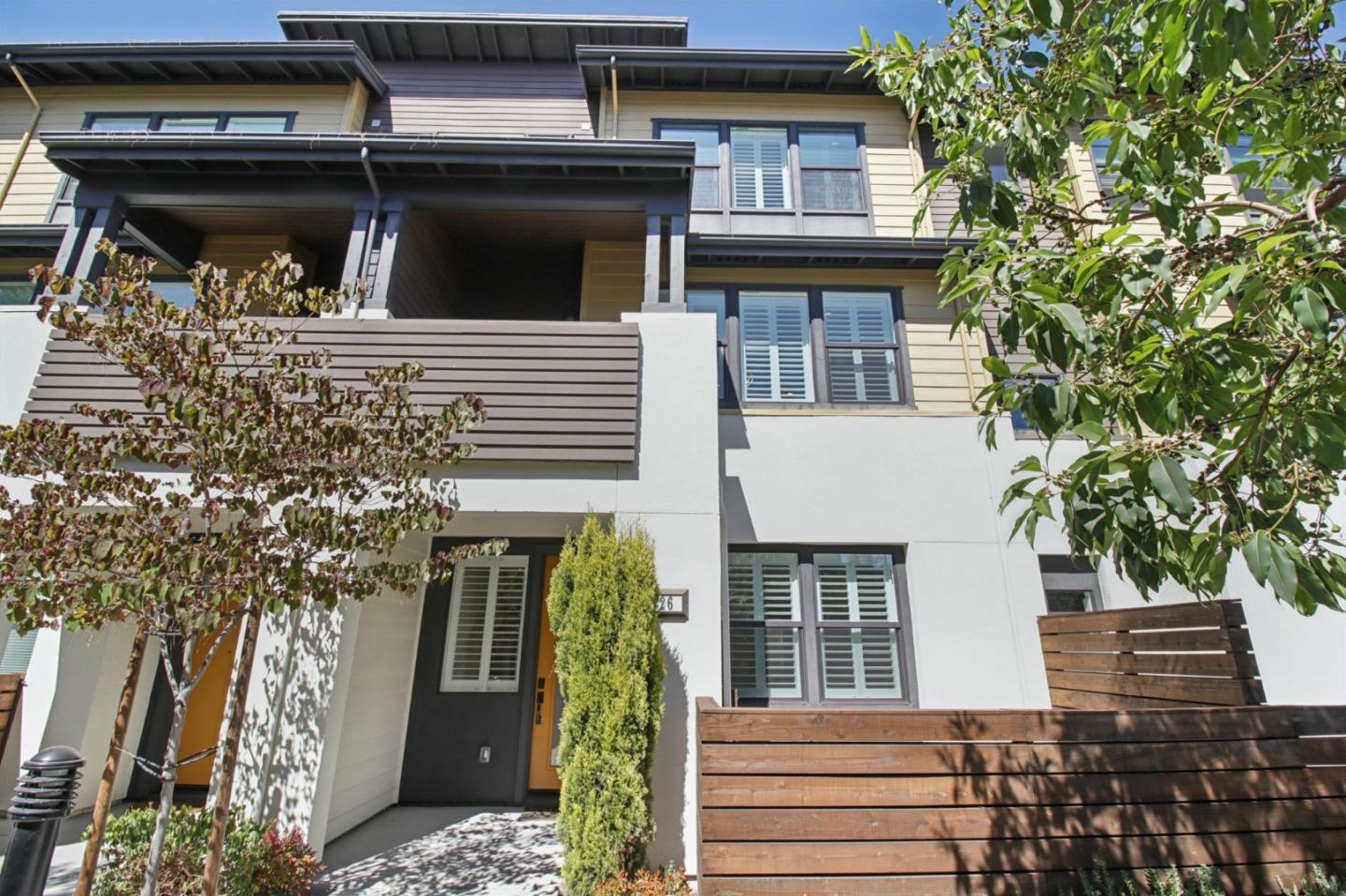 Detail Gallery Image 12 of 16 For 26 Avondale Ave, Redwood City,  CA 94062 - 3 Beds | 3/1 Baths