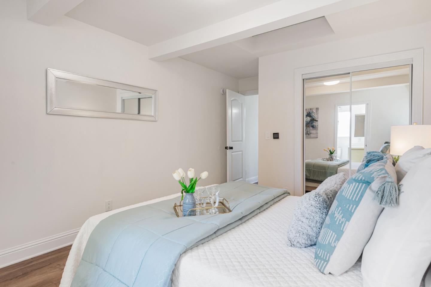 Detail Gallery Image 21 of 28 For 1312 Carlton Ave, Menlo Park,  CA 94025 - 2 Beds | 3 Baths