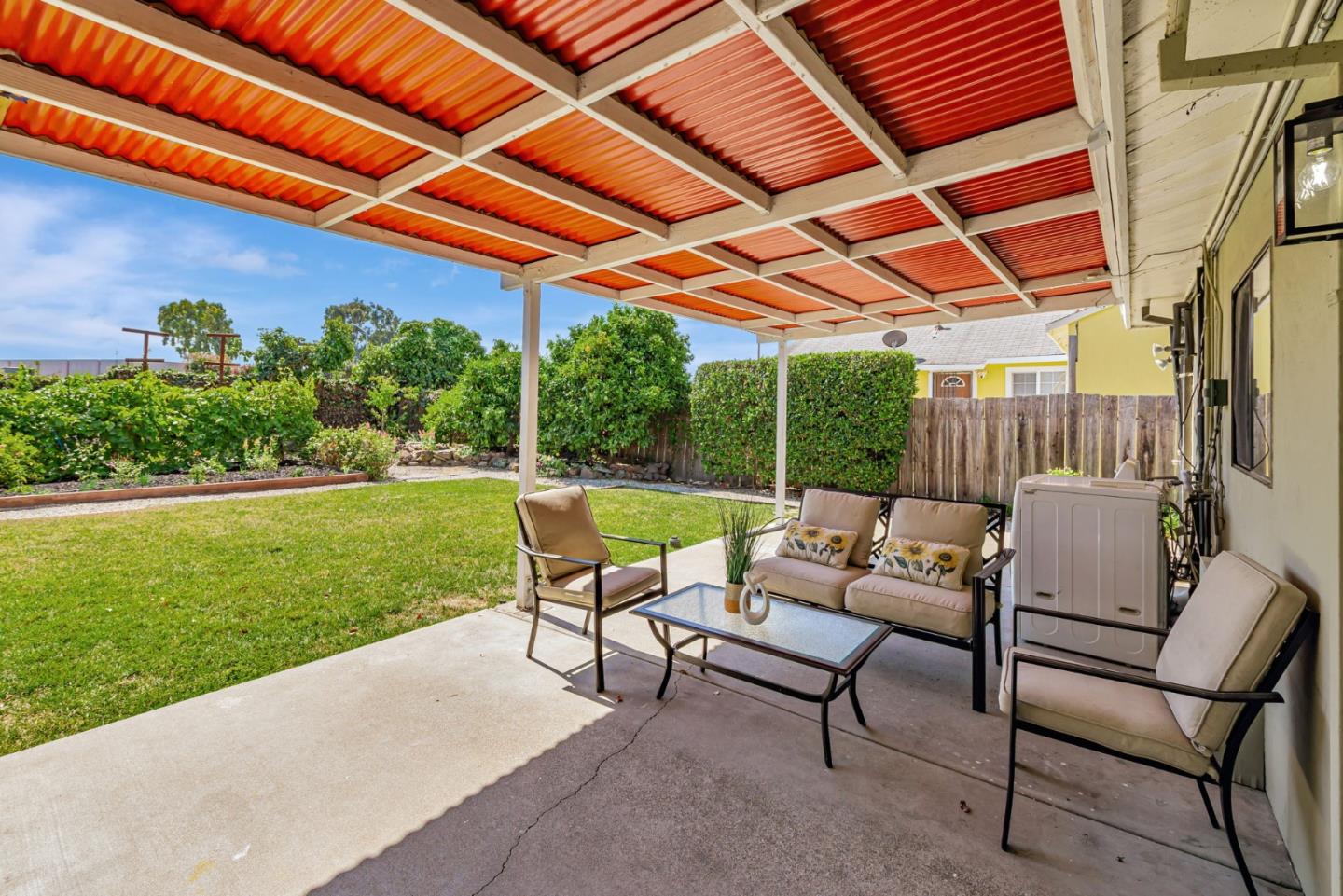 Detail Gallery Image 26 of 28 For 1312 Carlton Ave, Menlo Park,  CA 94025 - 2 Beds | 3 Baths
