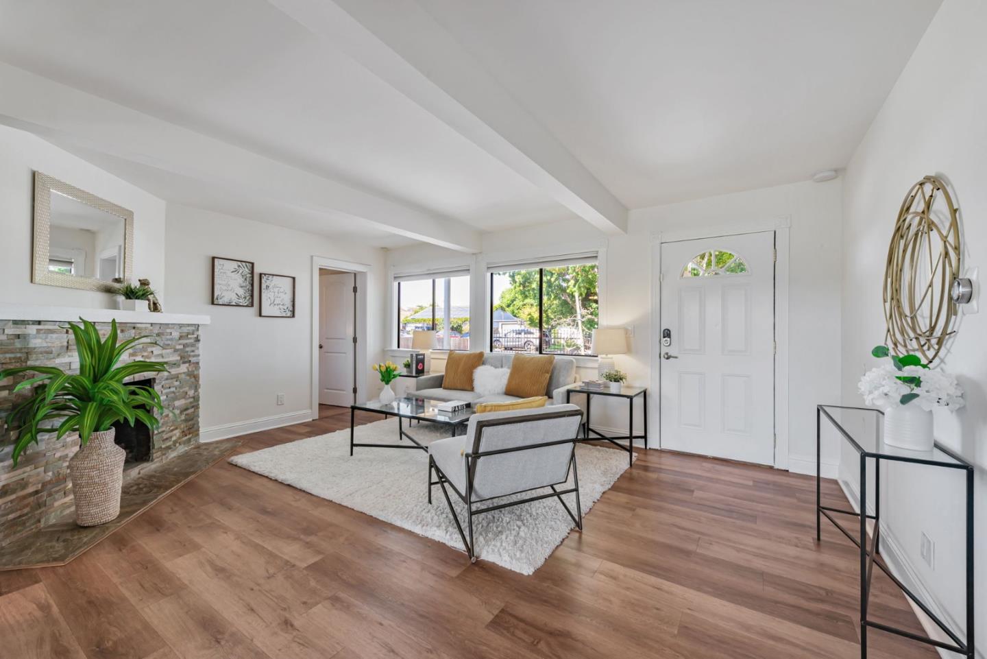 Detail Gallery Image 6 of 28 For 1312 Carlton Ave, Menlo Park,  CA 94025 - 2 Beds | 3 Baths