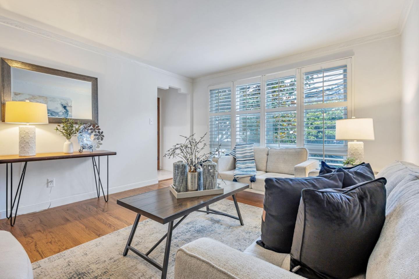 Detail Gallery Image 6 of 30 For 569 Chenery St, San Francisco,  CA 94131 - 3 Beds | 1 Baths