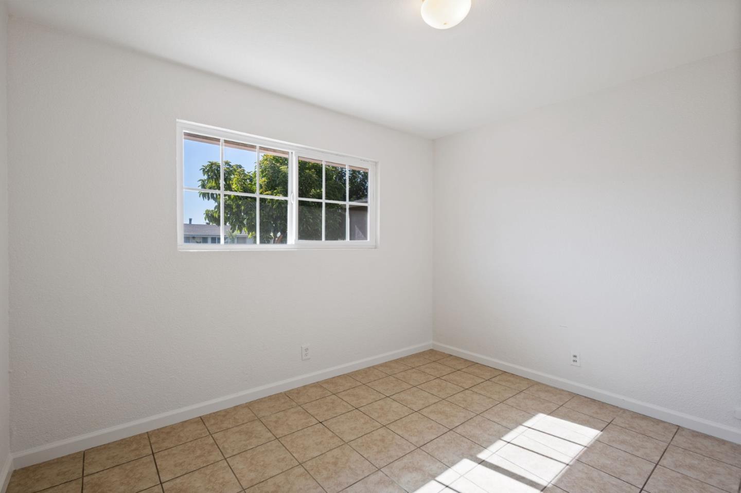 Detail Gallery Image 11 of 23 For 184 Parkwest St, Merced,  CA 95341 - 3 Beds | 2 Baths