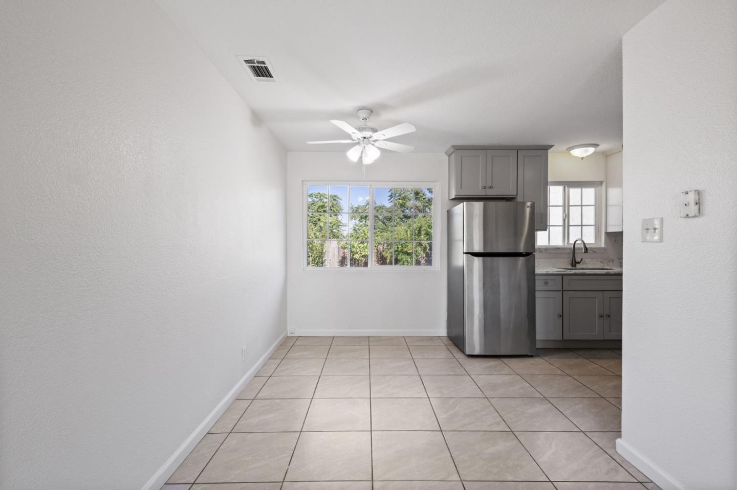 Detail Gallery Image 12 of 23 For 184 Parkwest St, Merced,  CA 95341 - 3 Beds | 2 Baths