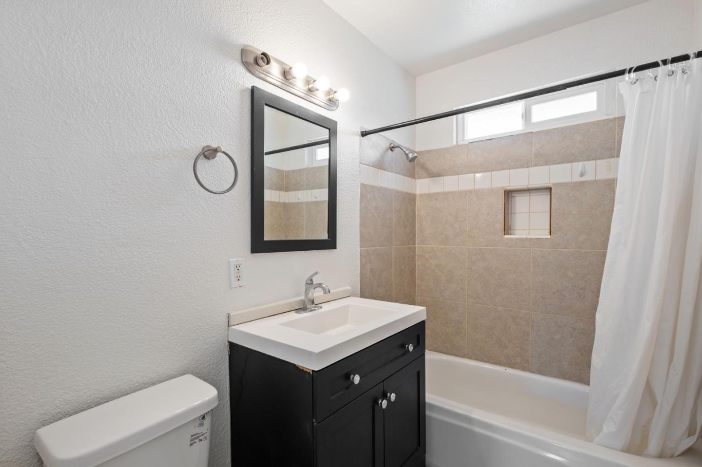 Detail Gallery Image 16 of 23 For 184 Parkwest St, Merced,  CA 95341 - 3 Beds | 2 Baths