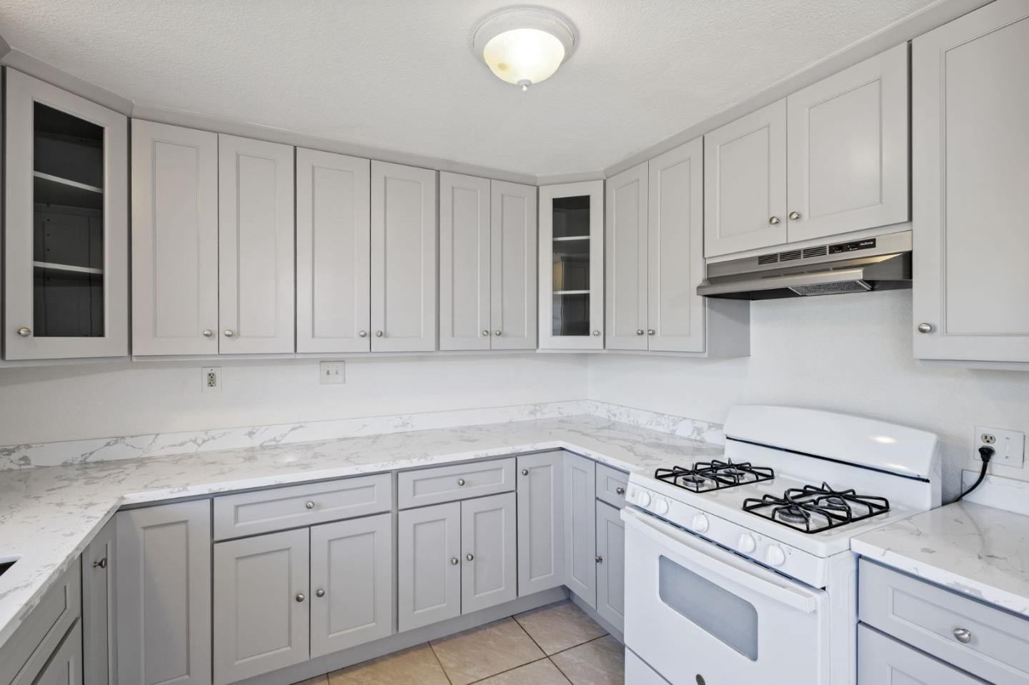 Detail Gallery Image 3 of 23 For 184 Parkwest St, Merced,  CA 95341 - 3 Beds | 2 Baths