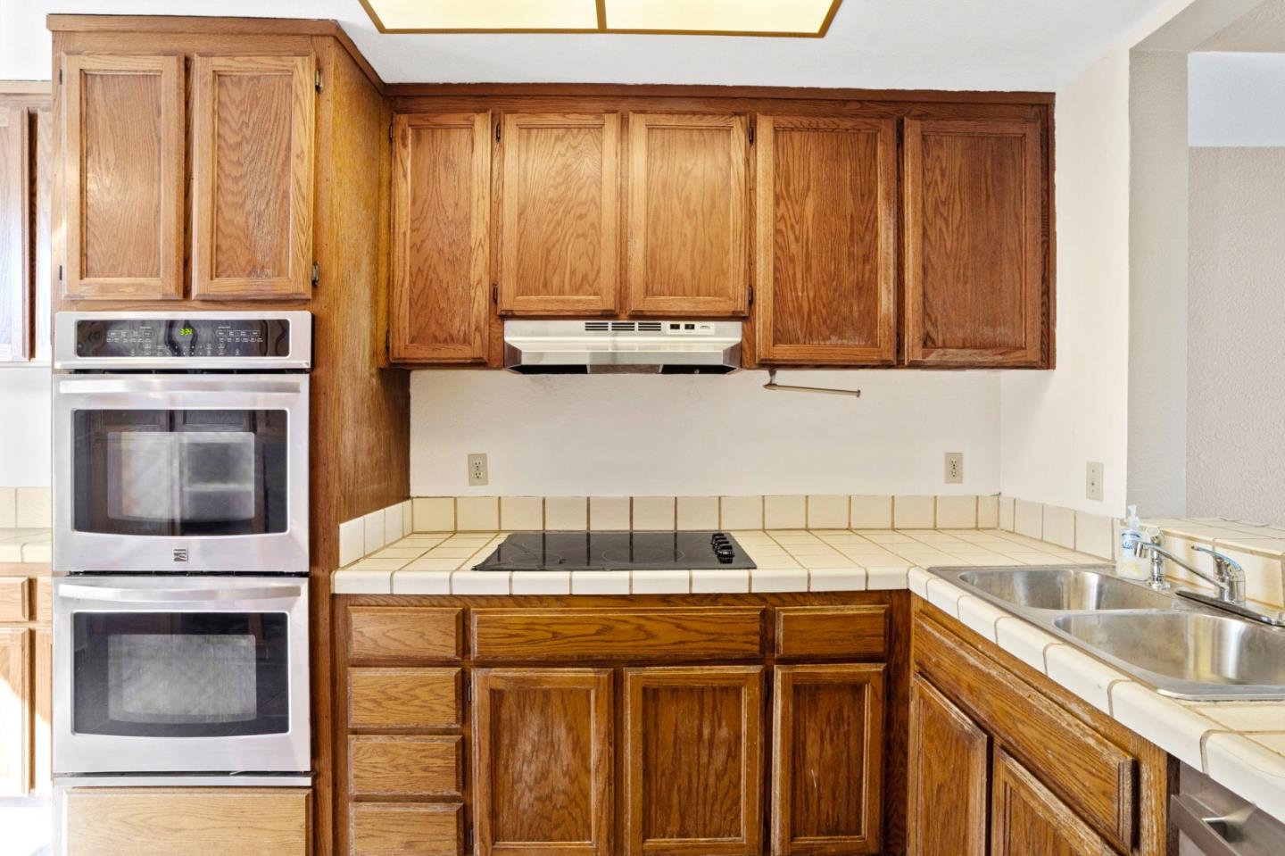 Detail Gallery Image 11 of 31 For 225 E Santa Inez Ave #15,  San Mateo,  CA 94401 - 2 Beds | 2/1 Baths