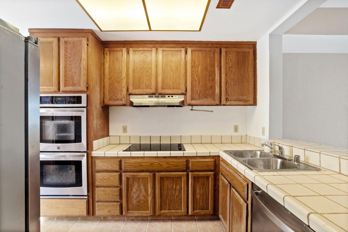 Detail Gallery Image 13 of 31 For 225 E Santa Inez Ave #15,  San Mateo,  CA 94401 - 2 Beds | 2/1 Baths