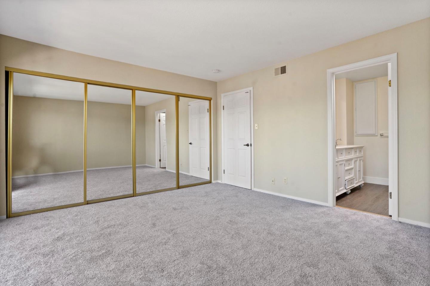 Detail Gallery Image 21 of 31 For 225 E Santa Inez Ave #15,  San Mateo,  CA 94401 - 2 Beds | 2/1 Baths