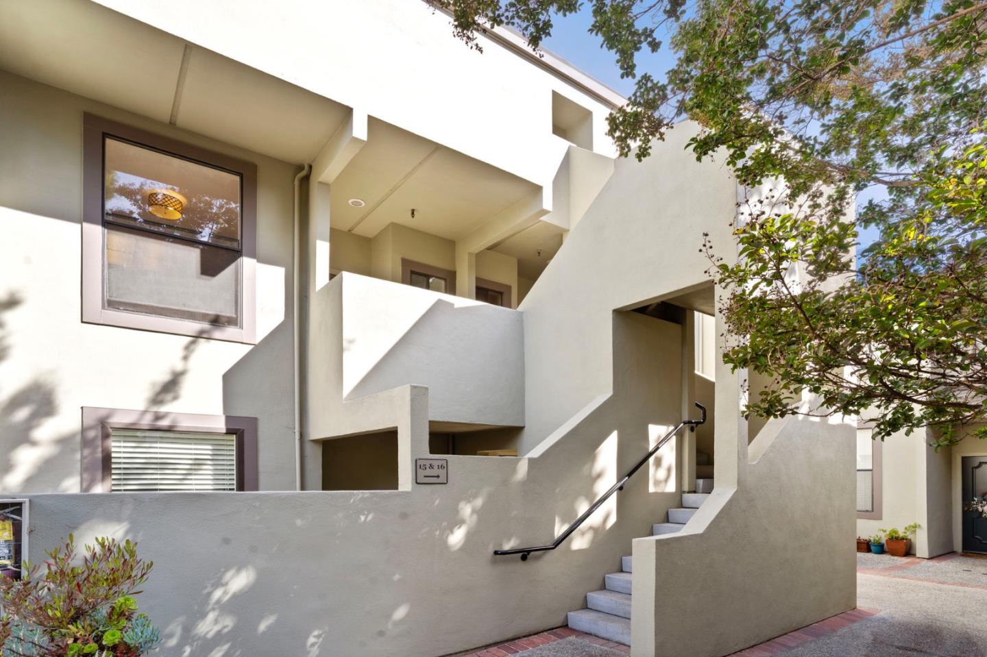 Detail Gallery Image 3 of 31 For 225 E Santa Inez Ave #15,  San Mateo,  CA 94401 - 2 Beds | 2/1 Baths