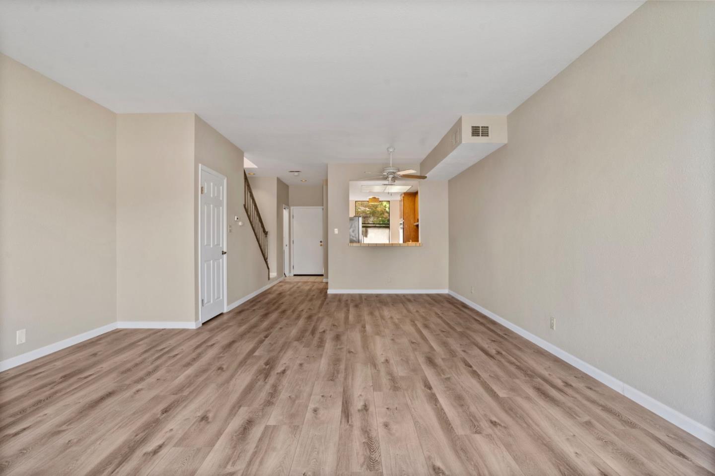 Detail Gallery Image 5 of 31 For 225 E Santa Inez Ave #15,  San Mateo,  CA 94401 - 2 Beds | 2/1 Baths