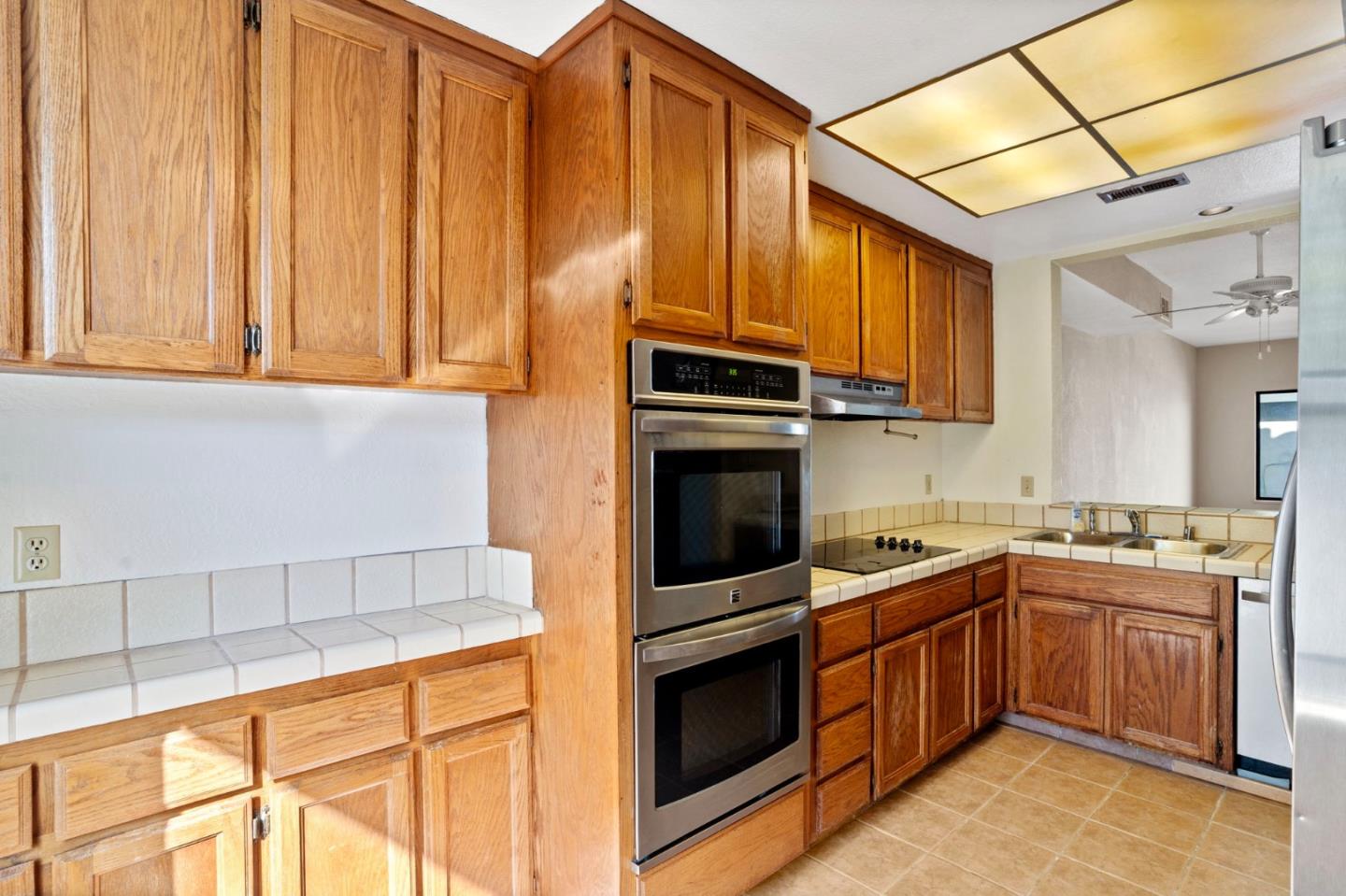Detail Gallery Image 9 of 31 For 225 E Santa Inez Ave #15,  San Mateo,  CA 94401 - 2 Beds | 2/1 Baths