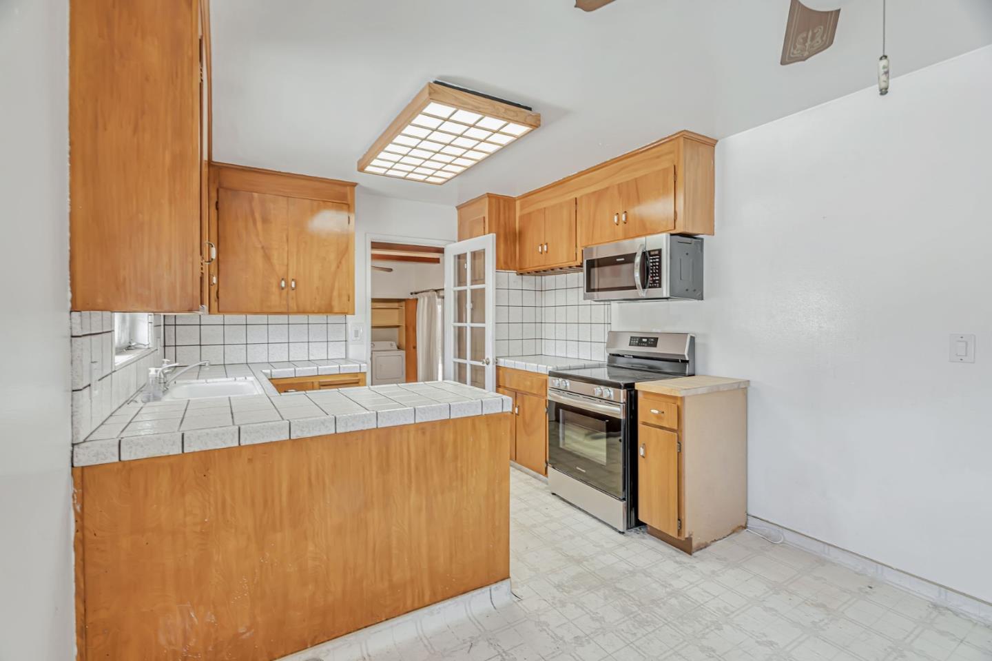 Detail Gallery Image 10 of 49 For 390 Lawndale Ave, Campbell,  CA 95008 - 3 Beds | 1/1 Baths