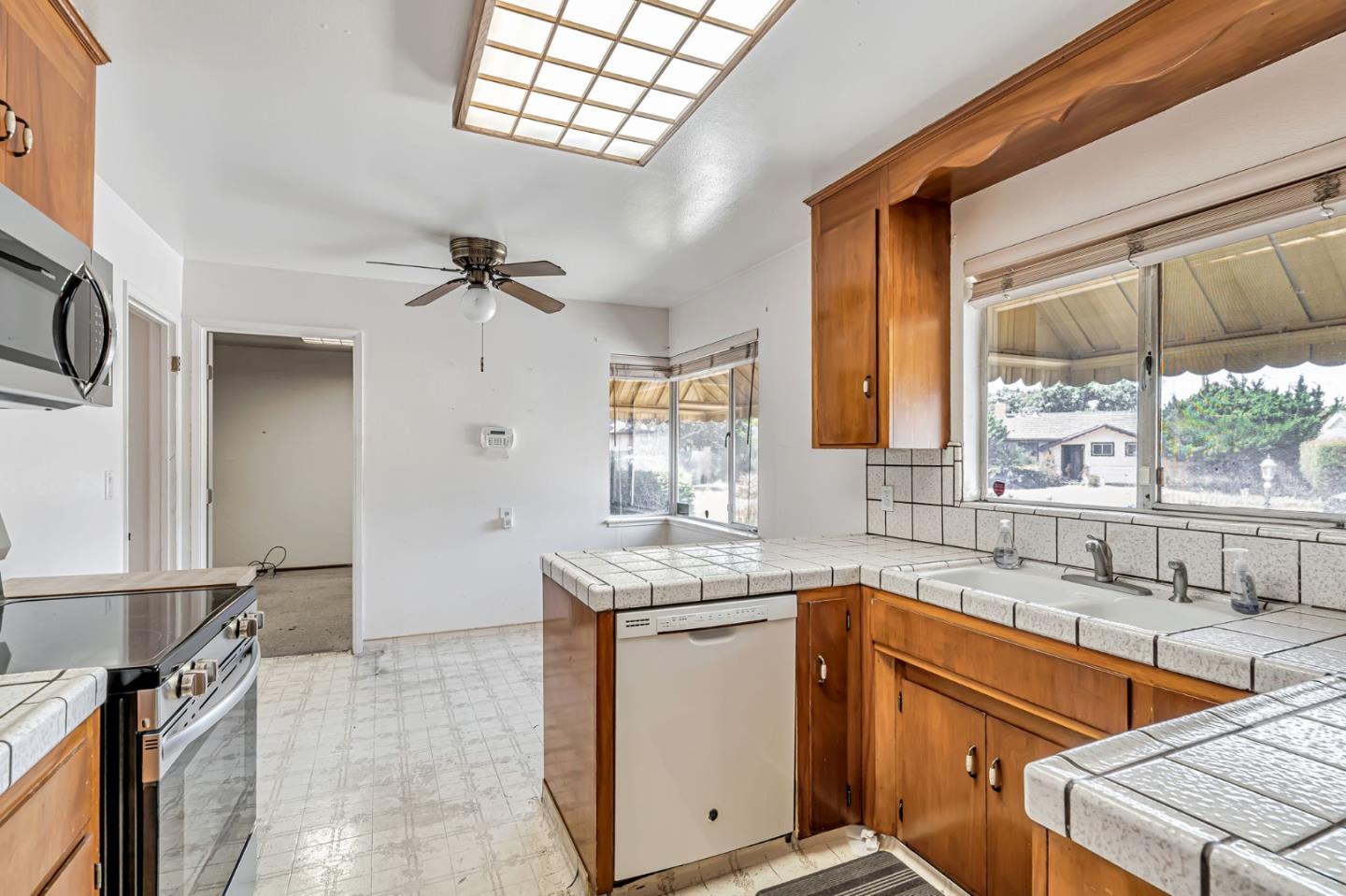 Detail Gallery Image 11 of 49 For 390 Lawndale Ave, Campbell,  CA 95008 - 3 Beds | 1/1 Baths