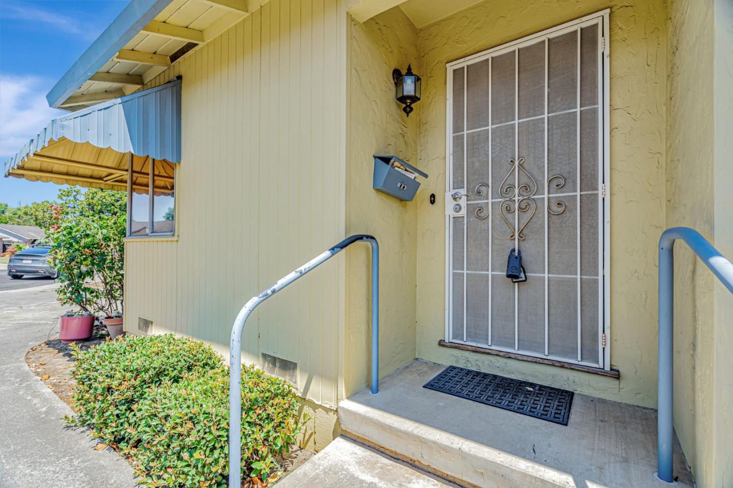 Detail Gallery Image 3 of 49 For 390 Lawndale Ave, Campbell,  CA 95008 - 3 Beds | 1/1 Baths