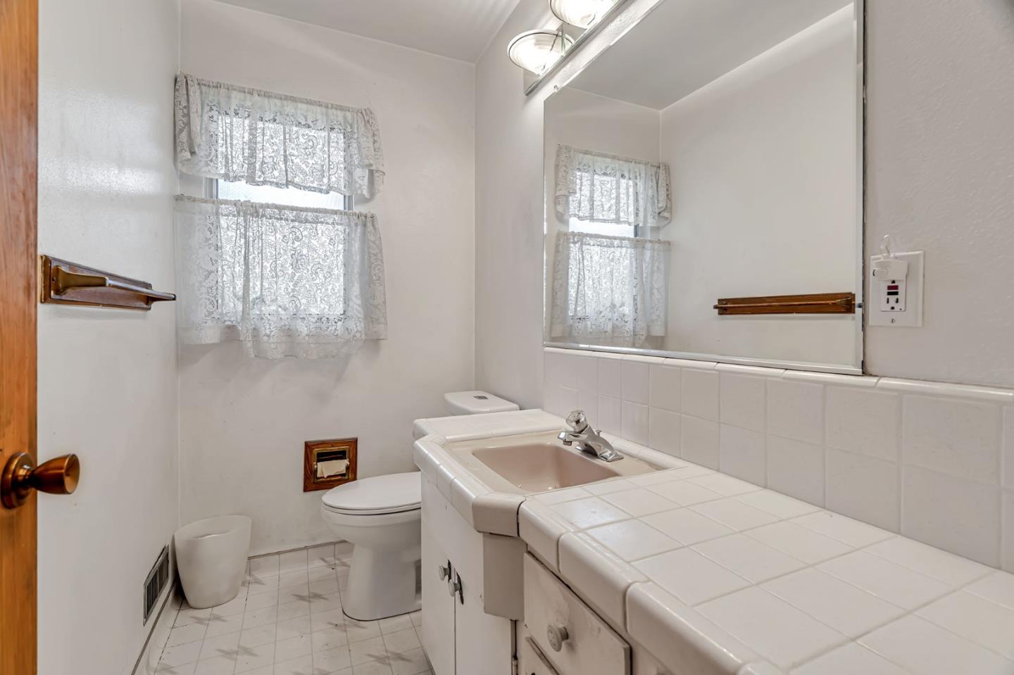 Detail Gallery Image 31 of 49 For 390 Lawndale Ave, Campbell,  CA 95008 - 3 Beds | 1/1 Baths