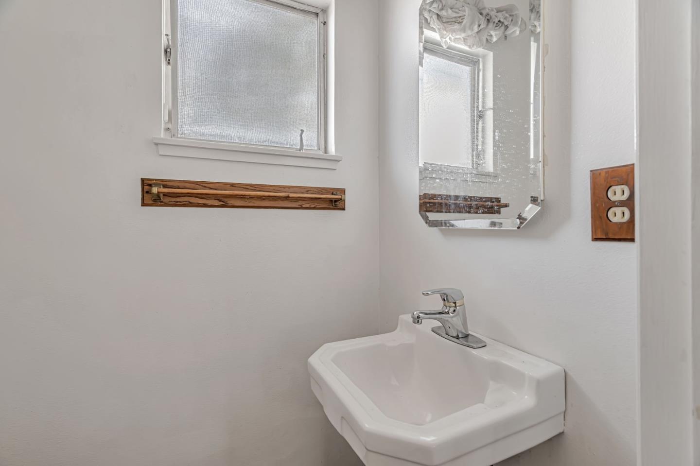 Detail Gallery Image 35 of 49 For 390 Lawndale Ave, Campbell,  CA 95008 - 3 Beds | 1/1 Baths