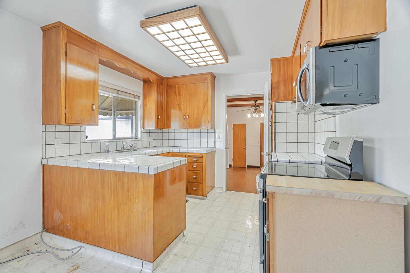 Detail Gallery Image 9 of 49 For 390 Lawndale Ave, Campbell,  CA 95008 - 3 Beds | 1/1 Baths