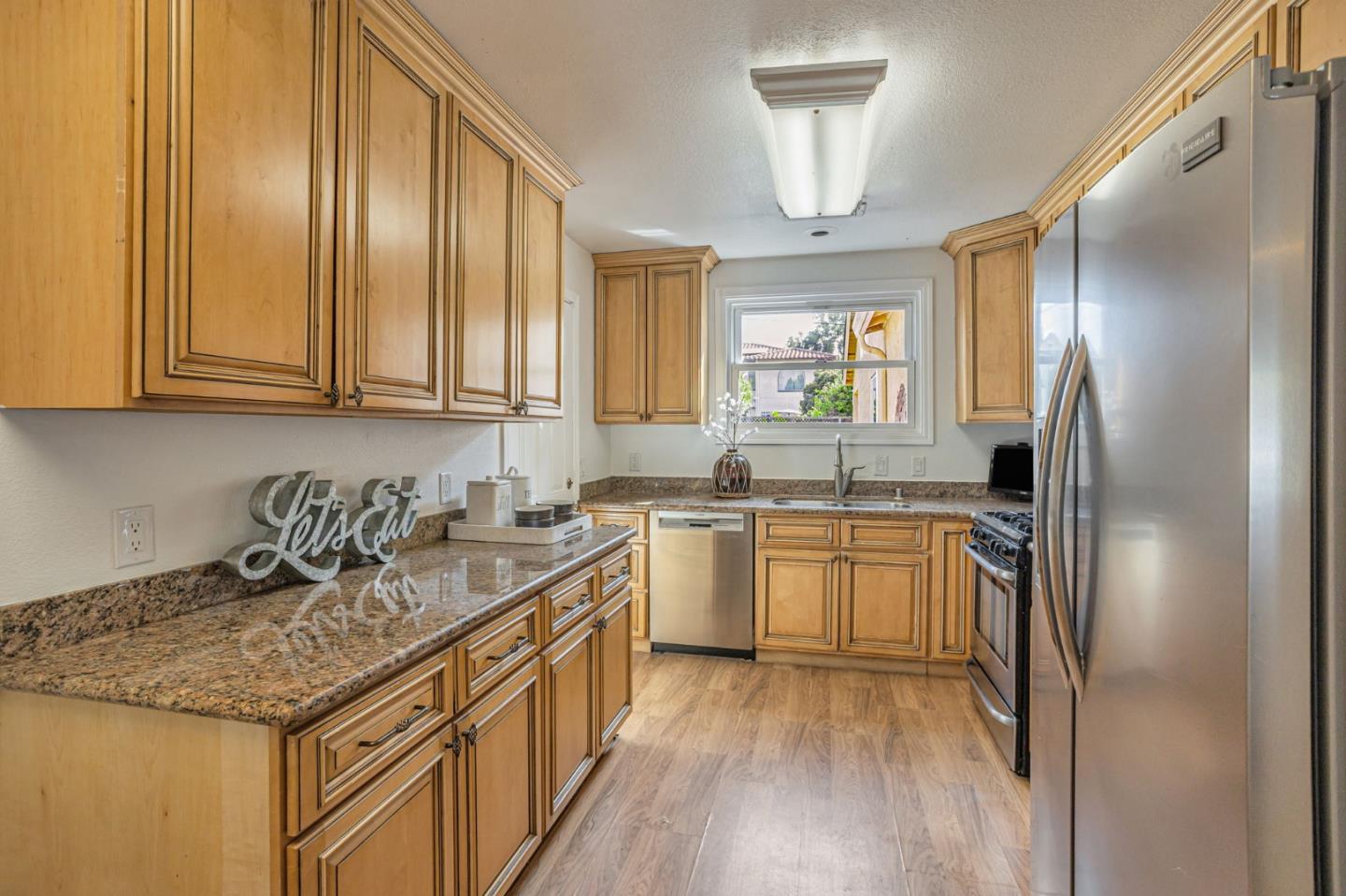 Detail Gallery Image 14 of 45 For 2398 Cherry Ave, San Jose,  CA 95125 - 3 Beds | 2 Baths
