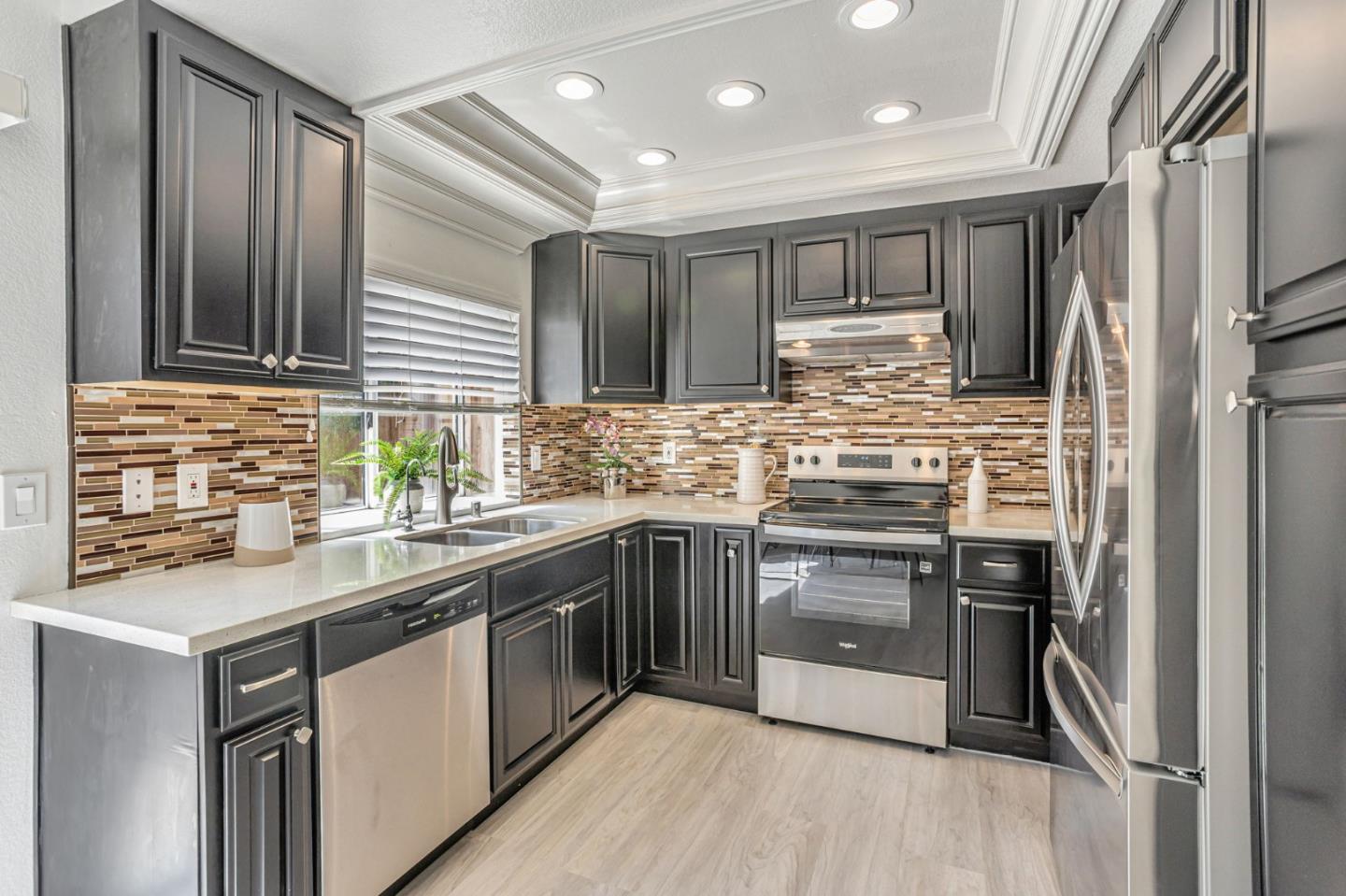 Detail Gallery Image 11 of 38 For 952 Coventry Way, Milpitas,  CA 95035 - 2 Beds | 2/1 Baths