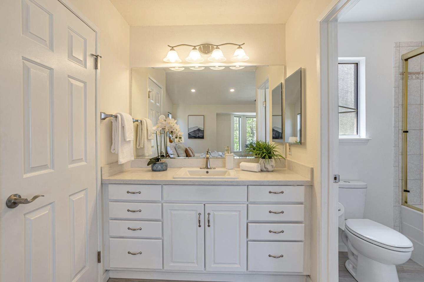Detail Gallery Image 23 of 38 For 952 Coventry Way, Milpitas,  CA 95035 - 2 Beds | 2/1 Baths