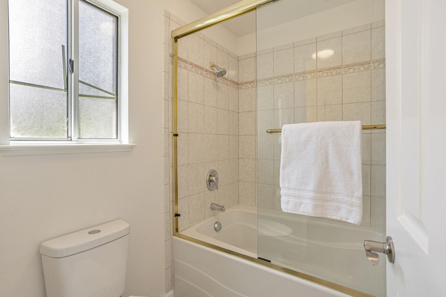 Detail Gallery Image 25 of 38 For 952 Coventry Way, Milpitas,  CA 95035 - 2 Beds | 2/1 Baths