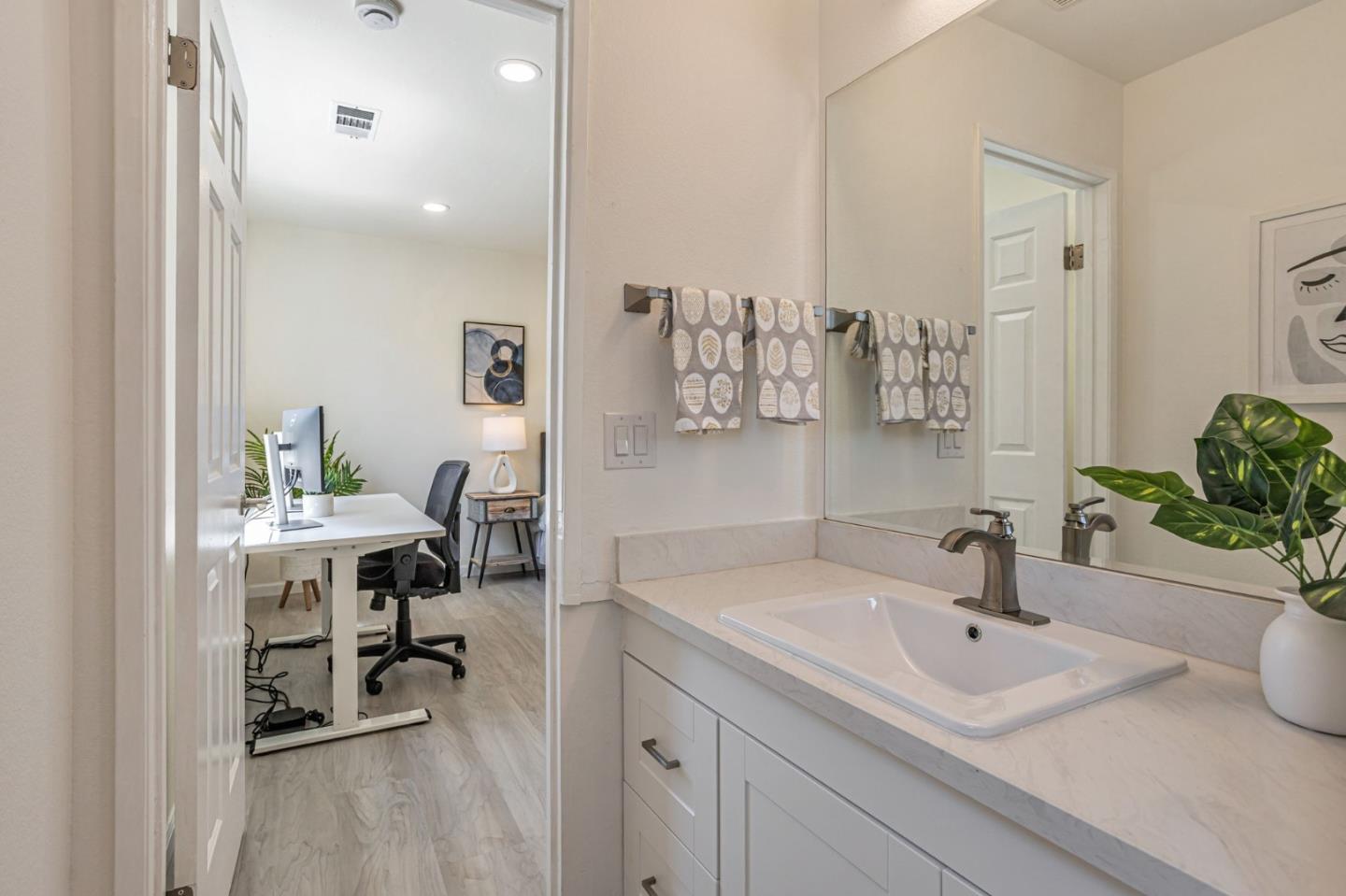 Detail Gallery Image 29 of 38 For 952 Coventry Way, Milpitas,  CA 95035 - 2 Beds | 2/1 Baths