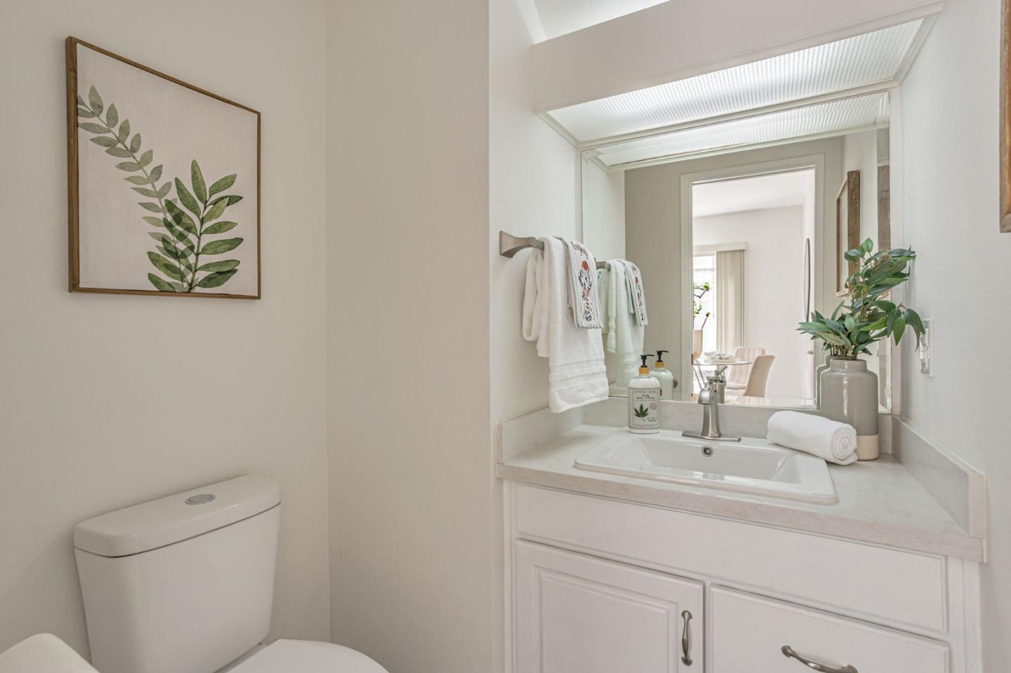 Detail Gallery Image 34 of 38 For 952 Coventry Way, Milpitas,  CA 95035 - 2 Beds | 2/1 Baths