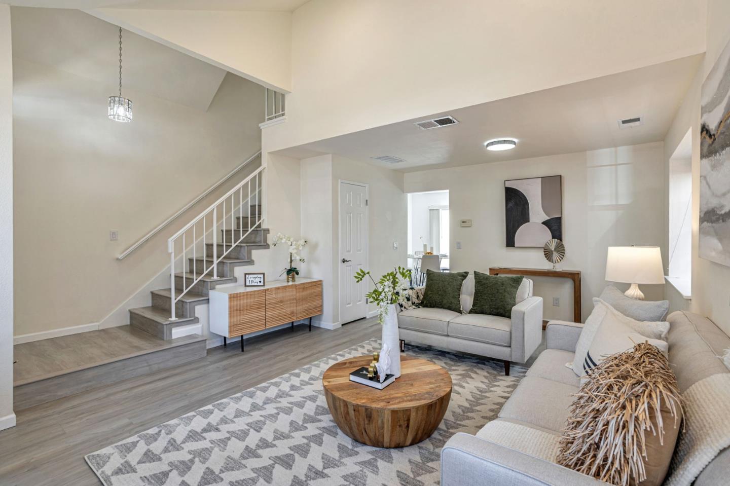 Detail Gallery Image 8 of 38 For 952 Coventry Way, Milpitas,  CA 95035 - 2 Beds | 2/1 Baths