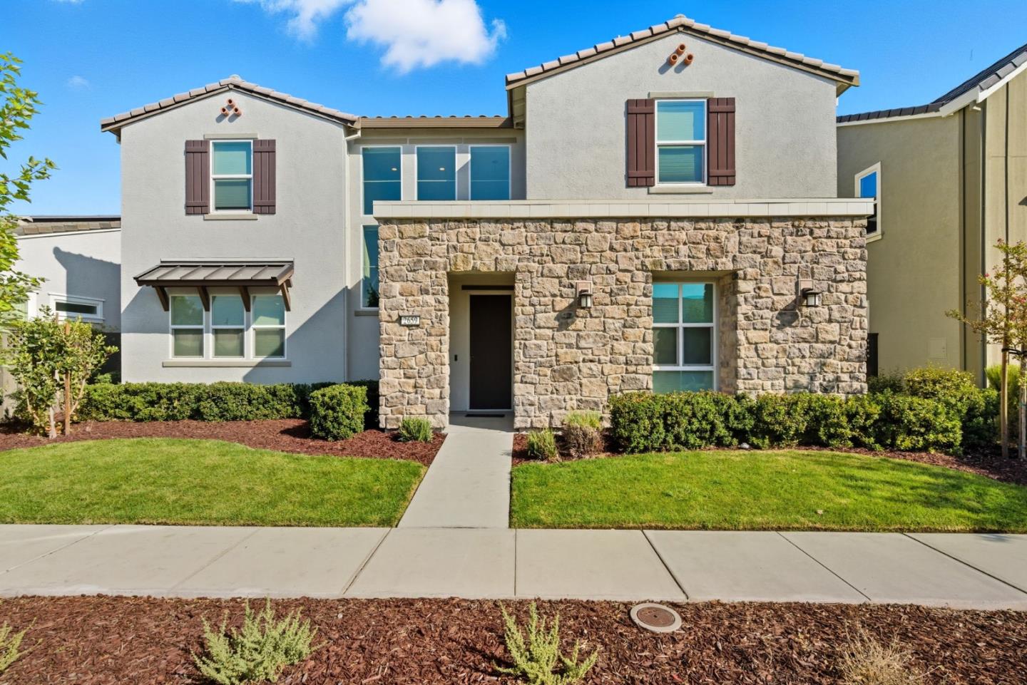 Front Image Thumbnail for ML82017857