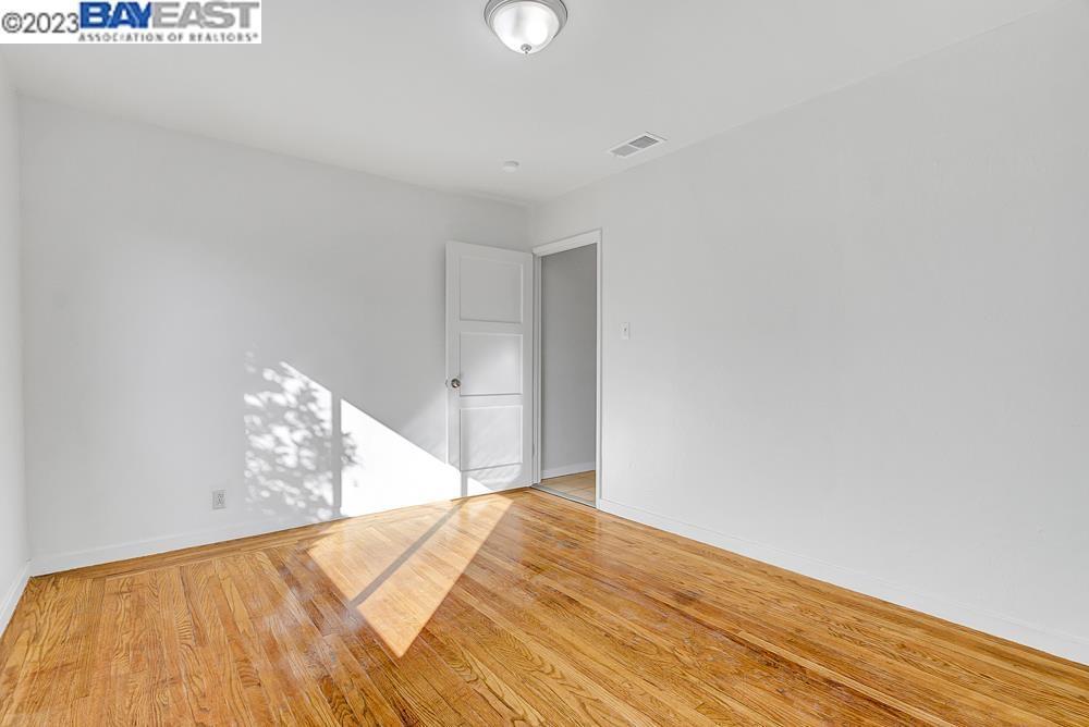 Detail Gallery Image 11 of 27 For 2285 Star Ave, Castro Valley,  CA 94546 - 3 Beds | 2 Baths