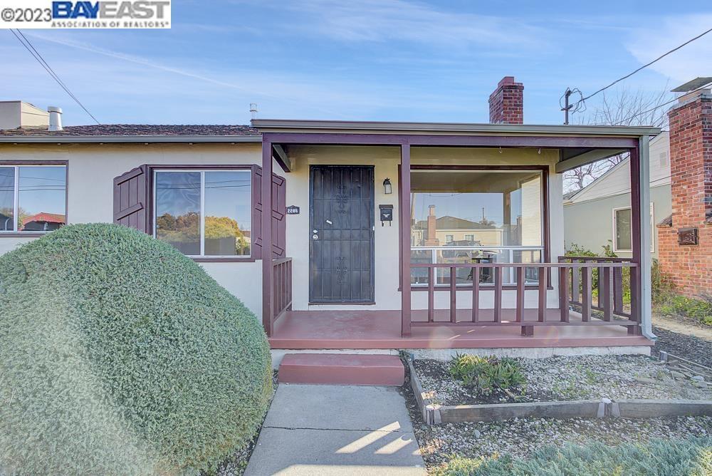 Detail Gallery Image 22 of 27 For 2285 Star Ave, Castro Valley,  CA 94546 - 3 Beds | 2 Baths