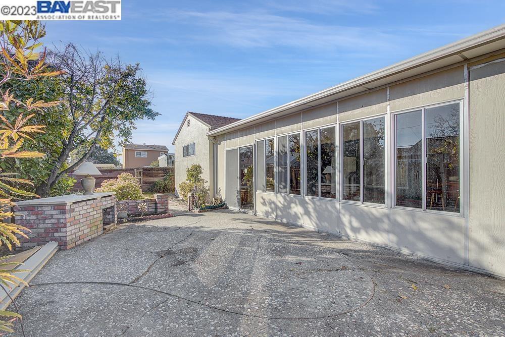 Detail Gallery Image 23 of 27 For 2285 Star Ave, Castro Valley,  CA 94546 - 3 Beds | 2 Baths
