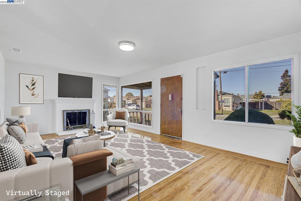 Detail Gallery Image 6 of 27 For 2285 Star Ave, Castro Valley,  CA 94546 - 3 Beds | 2 Baths
