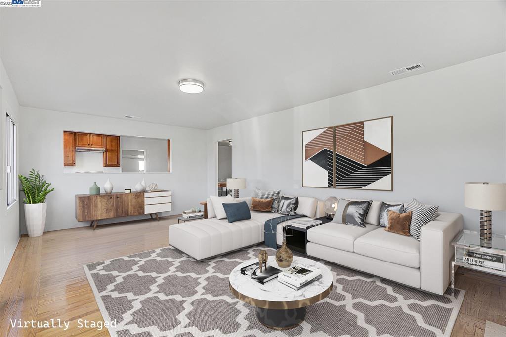 Detail Gallery Image 7 of 27 For 2285 Star Ave, Castro Valley,  CA 94546 - 3 Beds | 2 Baths