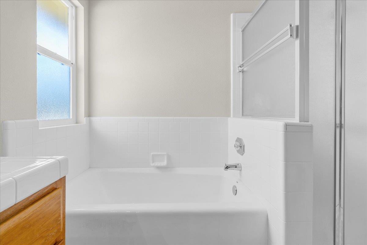 Detail Gallery Image 23 of 37 For 329 Westminster Dr, Salinas,  CA 93906 - 3 Beds | 2 Baths