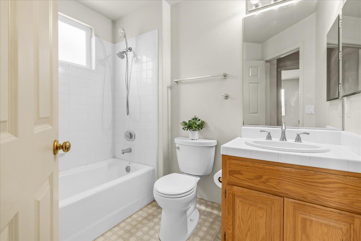 Detail Gallery Image 27 of 37 For 329 Westminster Dr, Salinas,  CA 93906 - 3 Beds | 2 Baths