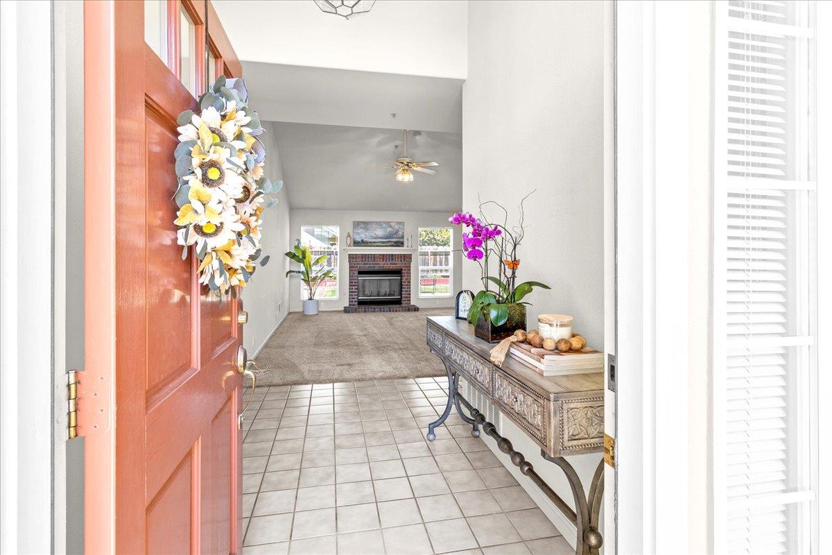 Detail Gallery Image 5 of 37 For 329 Westminster Dr, Salinas,  CA 93906 - 3 Beds | 2 Baths