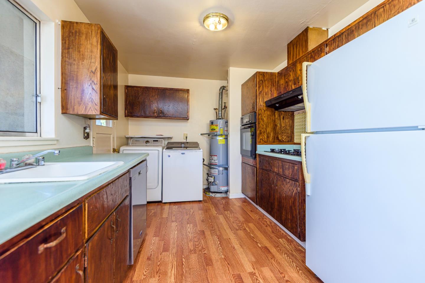 Detail Gallery Image 10 of 19 For 7558 Rainbow Dr, Cupertino,  CA 95014 - 4 Beds | 2 Baths