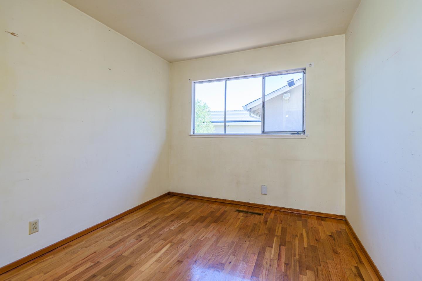 Detail Gallery Image 13 of 19 For 7558 Rainbow Dr, Cupertino,  CA 95014 - 4 Beds | 2 Baths