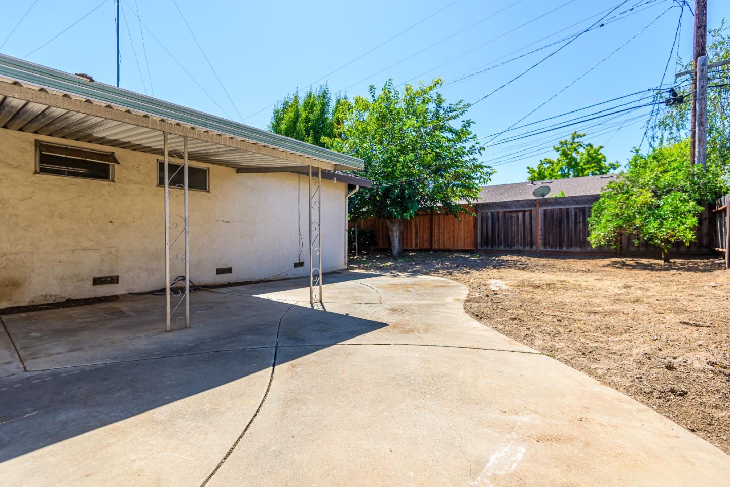 Detail Gallery Image 4 of 19 For 7558 Rainbow Dr, Cupertino,  CA 95014 - 4 Beds | 2 Baths